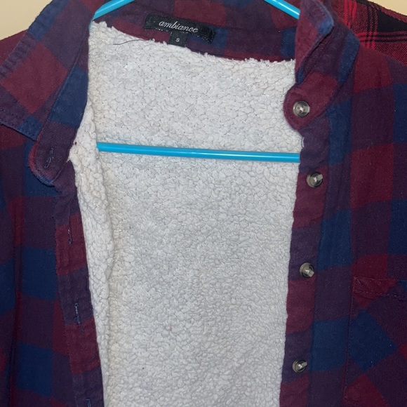 2 flannels lined inside - Picture 4 of 6